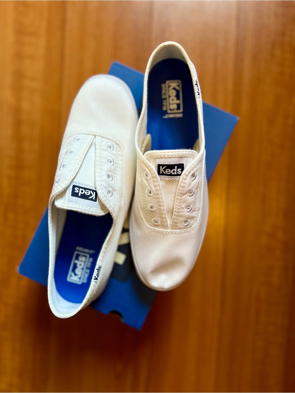 Keds Chillax Slip-On Sneakers White Women’s 6.5 Canvas Shoes NWT